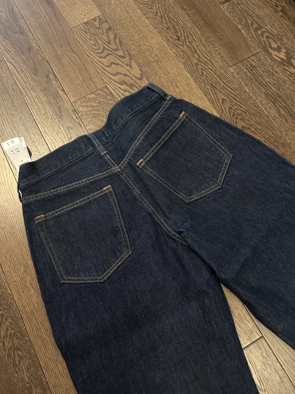 Abercrombie & Fitch High Rise Loose Drapey Rigid Jeans in Dark Rinse Denim - Picture 13 of 13